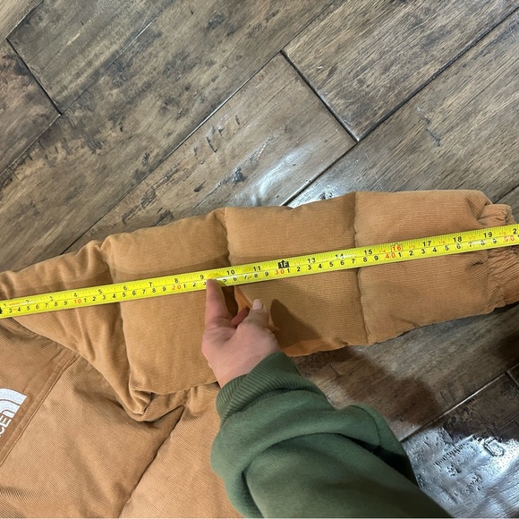 Northface Nuptse teen size large(12) - Picture 15 of 16